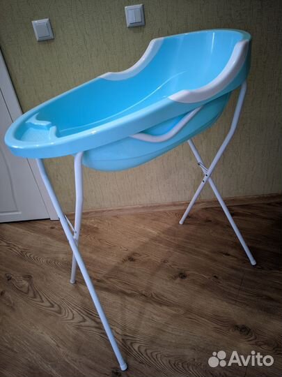 Ванночка для купания с подставкой