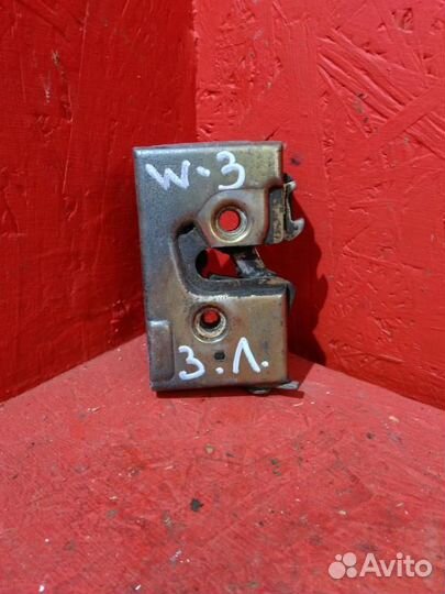 Замок двери задней левой Фольксваген Пассат Б3