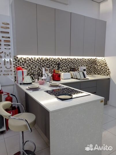 Кухонный гарнитур с витрины