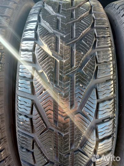 Tigar Winter 215/60 R17