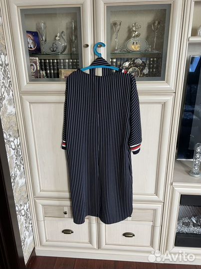 Платье с поясом 48р