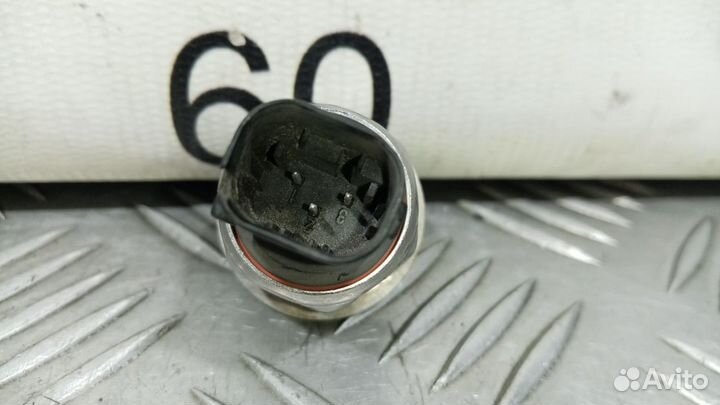 Б/У Датчик давления тормозной жидкости