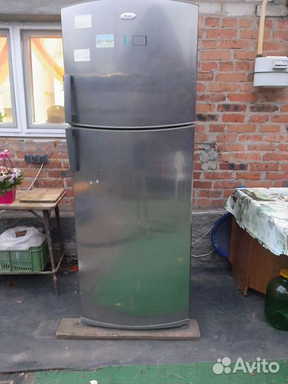 Холодильк Whirpool