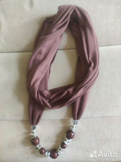 Шарфик-хомут с бусами