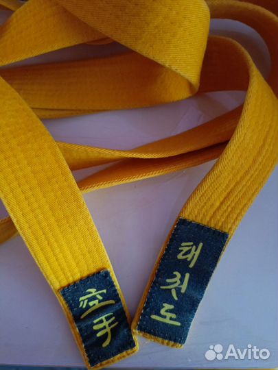 Продам пояс от кимоно, жёлтый, с нашивками