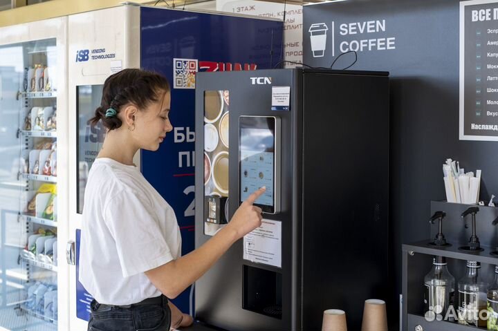 Снековый автомат и кофе корнер