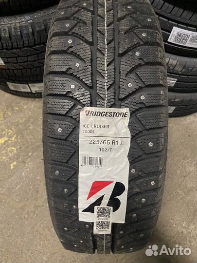 Bridgestone Ice Cruiser 7000S 225/65 R17