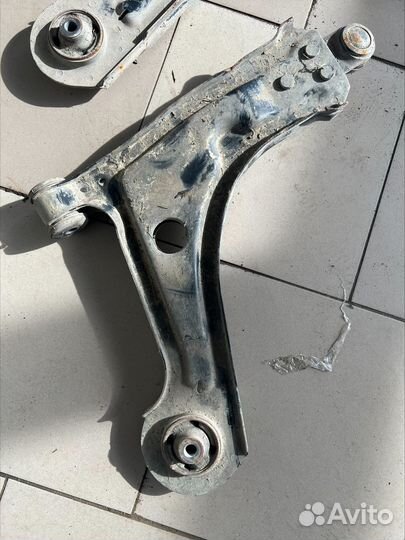 Рычаг передний правый Lacetti