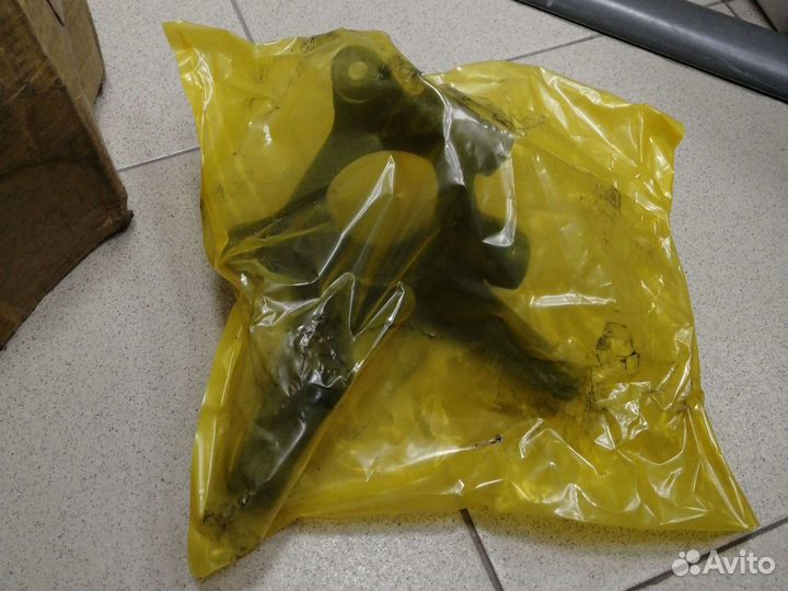 Цапфа, поворотный кулак левый Santa Fe Classic