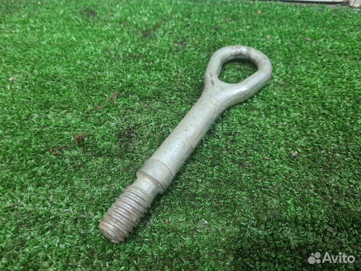 Буксировочный крюк Polo Sedan