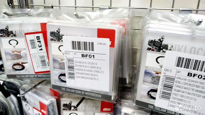 Крепление сумки Givi BF01 на бак на Suzuki