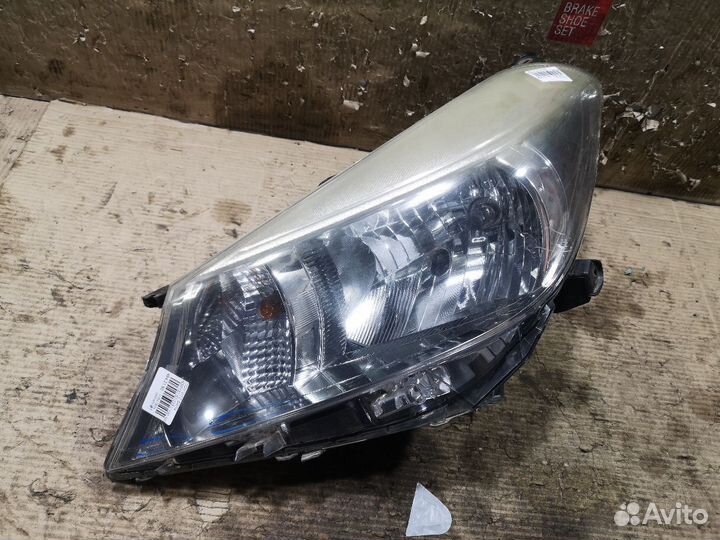 Фара левая Toyota Vitz KSP130