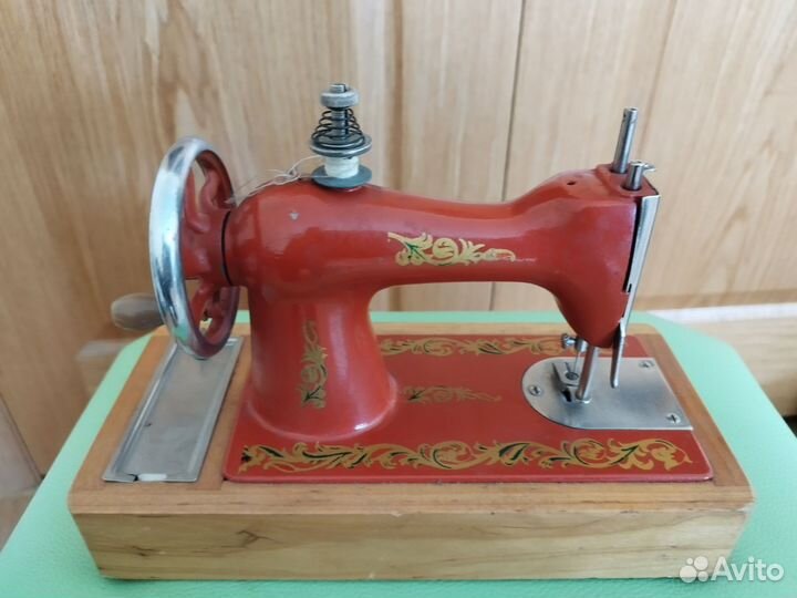 Детская швейная машина СССР