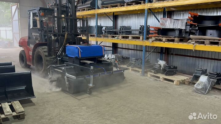 Щетка с передним бункером для вилочного погрузчика