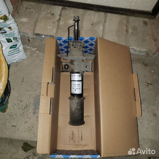 Амортизаторы передние