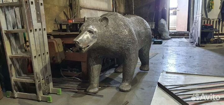 Фигура медведь для сада парка