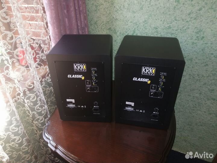 Студийные мониторы KRK Rokit 8 G3 / Classic 8 G3