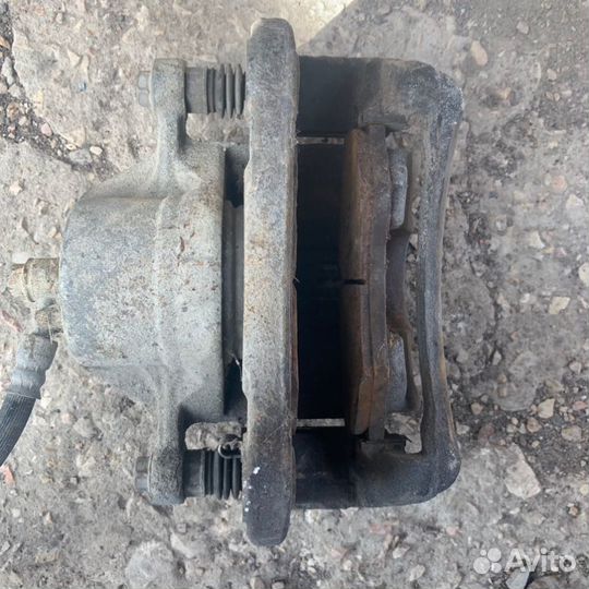 Суппорт передний левый Hyundai Matrix хетчбек 1.6