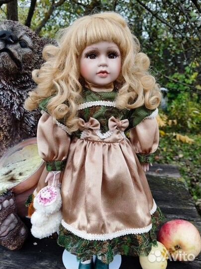 Кукла фарфоровая коллекционная