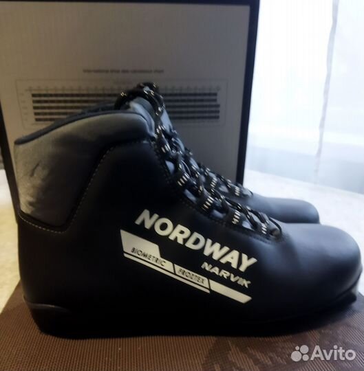 Лыжные ботинки