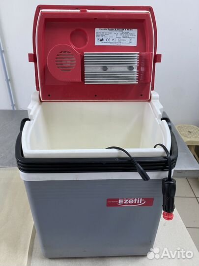 Автомобильный холодильик