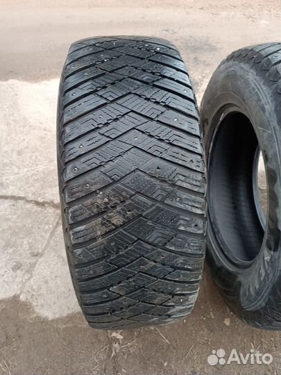 Goodyear UltraGrip Ice Arctic SUV 265/65 R17 112T