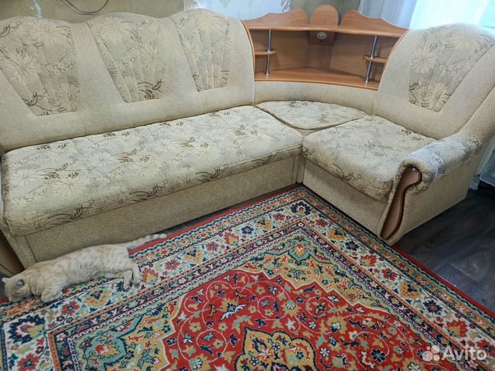 Большой угловой диван бу