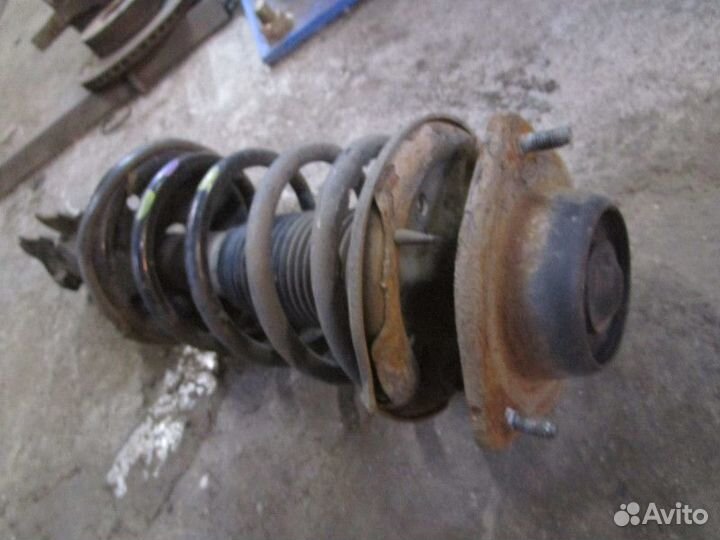 Амортизатор передний правый Hyundai Accent II (+та