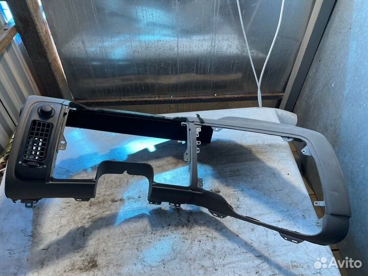 Накладка на торпедо Daf