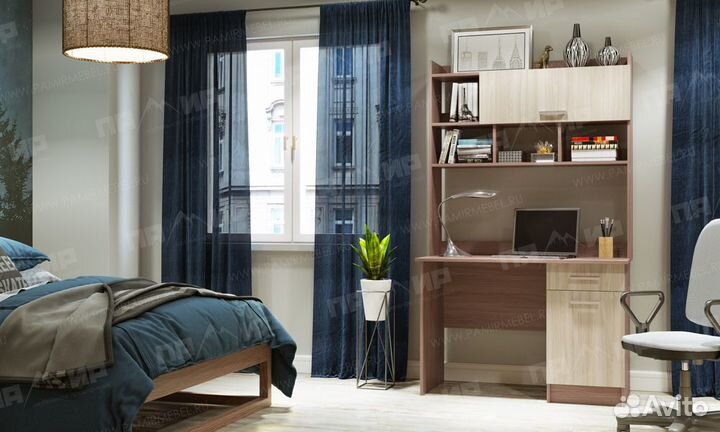 Стол письменный 