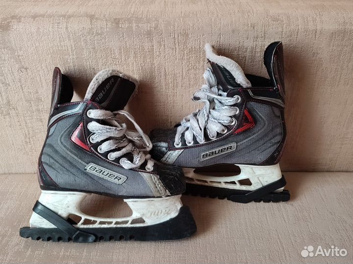 Хоккейные коньки bauer