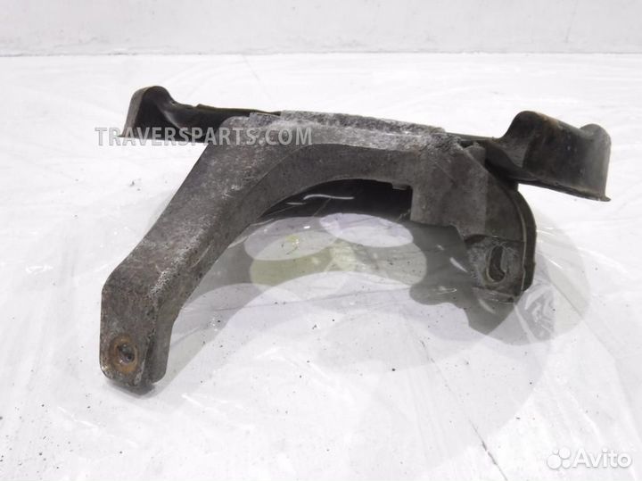 Кулак задний левый 4E0505435C