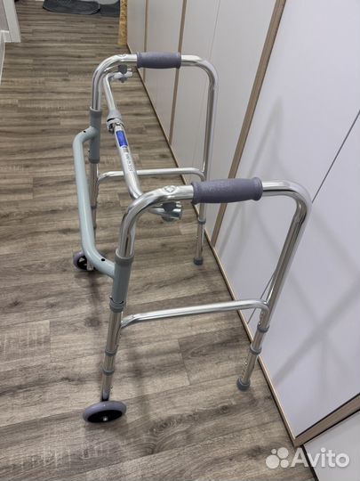 Ходунки для взрослых на колесах