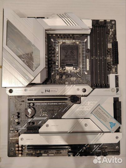 Asus ROG strix z690 a gaming ddr4 wifi