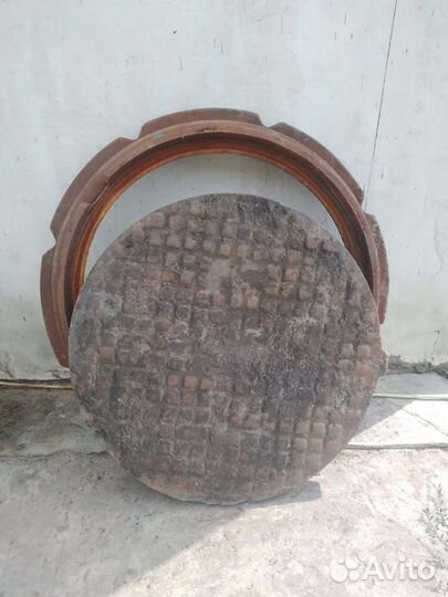 Люк канализационный