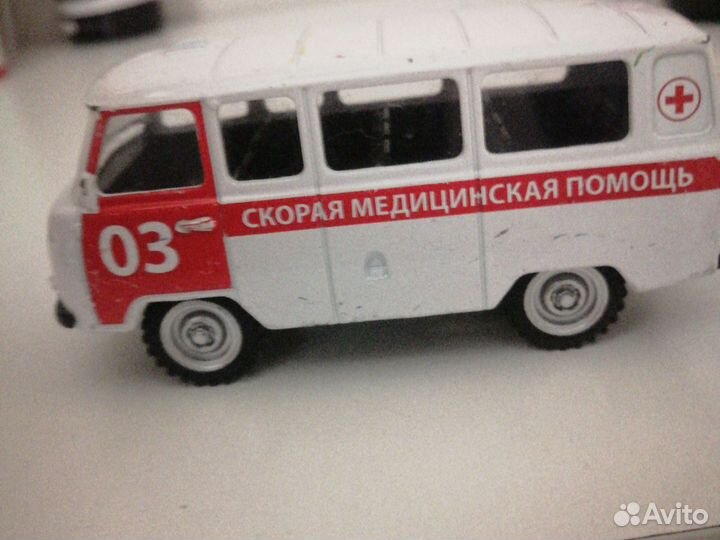 Машина скорая помощь буханка