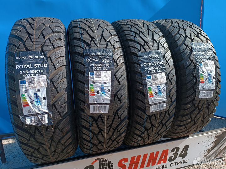 Royal Black Royal Stud 215/65 R16 102T
