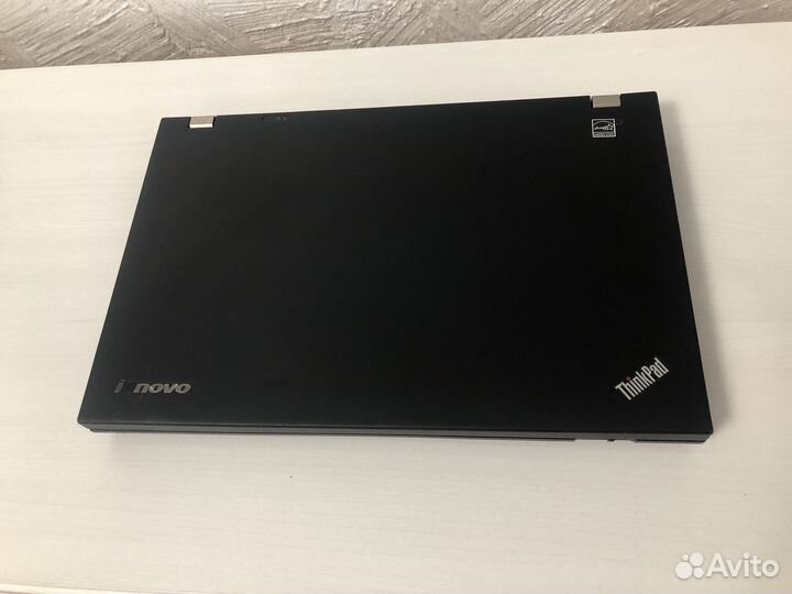 Очень мощный с 2 видеокартами Thinkpad T530