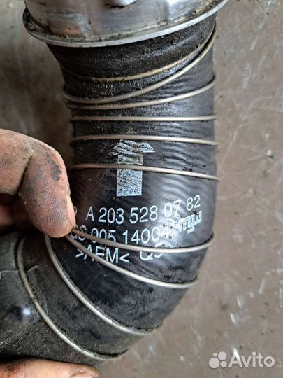 Патрубок интеркулера на Mercedes W203