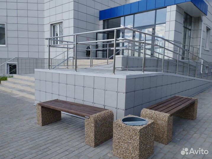 Парковая скамейка из бетона 