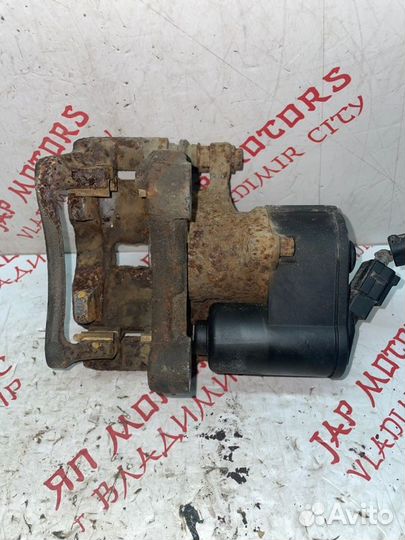 Суппорт тормозной задний правый Volkswagen Tiguan