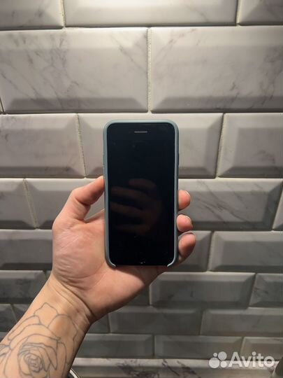 iPhone 7, 32 ГБ