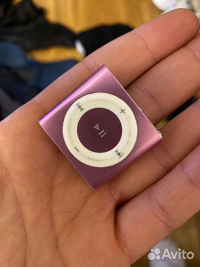 iPod shuffle 4