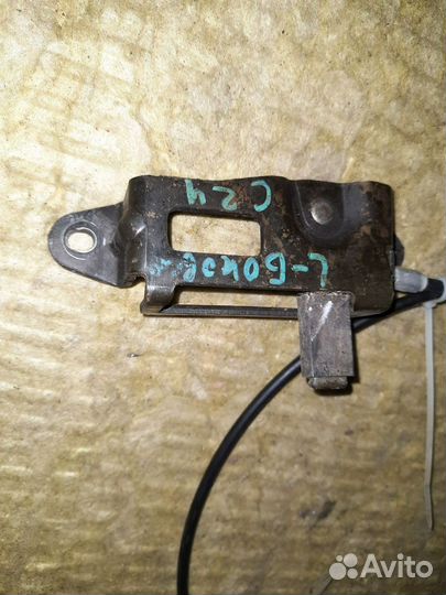 Тросик блокировки лючка/двери Nissan Serena C24