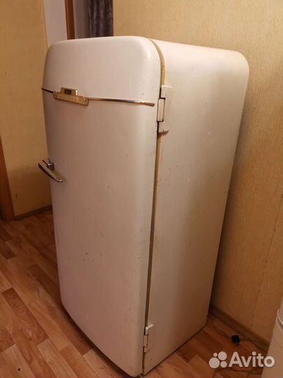 Легендарный холодильник ЗИЛ кх-240 1962 год