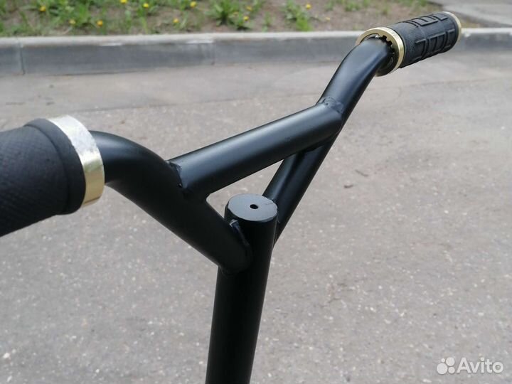 Трюковой самокат Duke 303