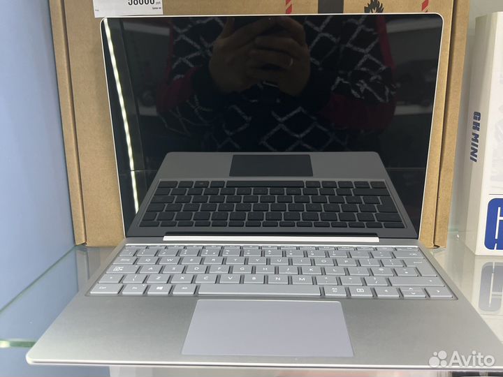 Microsoft Surface Laptop Go