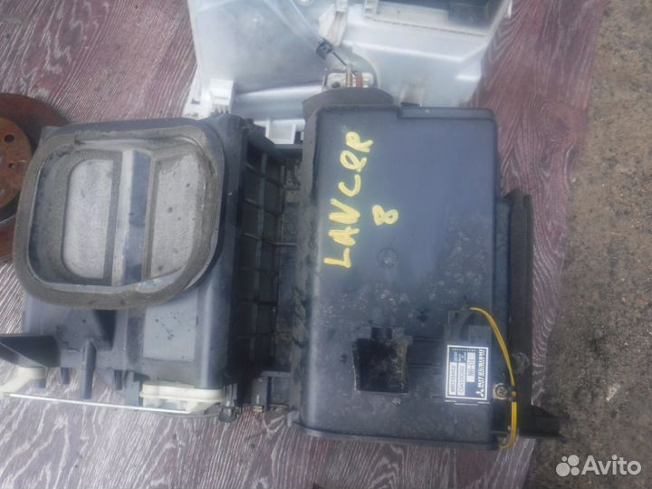 Корпус отопителя Mitsubishi Lancer 8 1992-2000