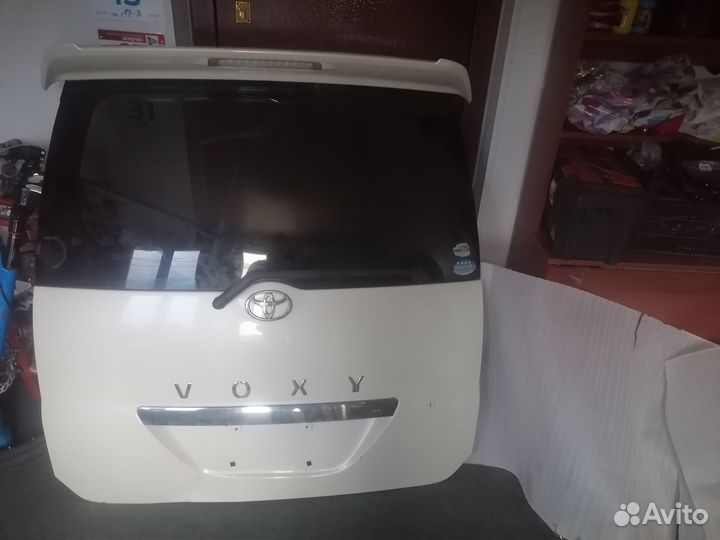 Дверь toyota voxy(noax)