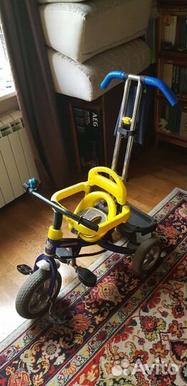 Трехколесный детский велосипед с ручкой б/у